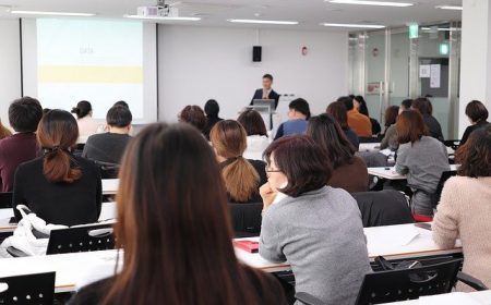 lecture-3986809_640